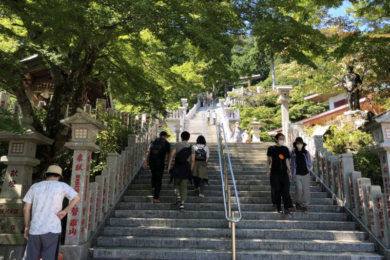阿夫利神社下社への階段