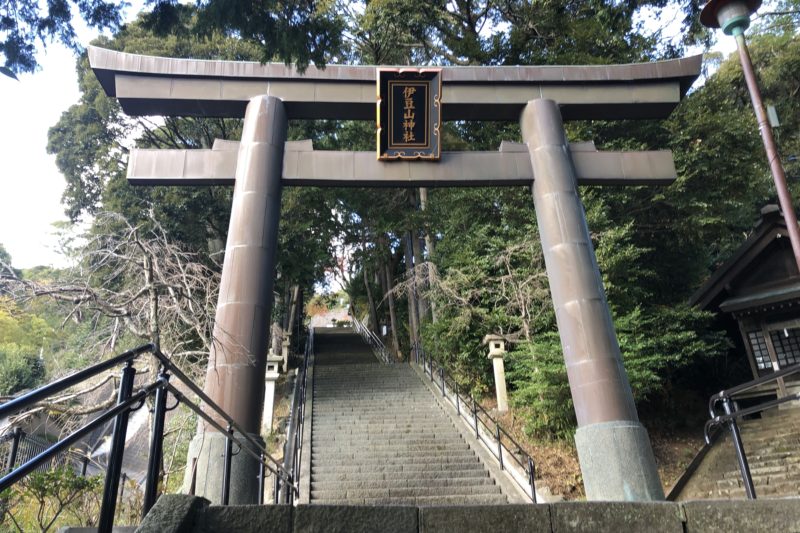 伊豆山神社の鳥居