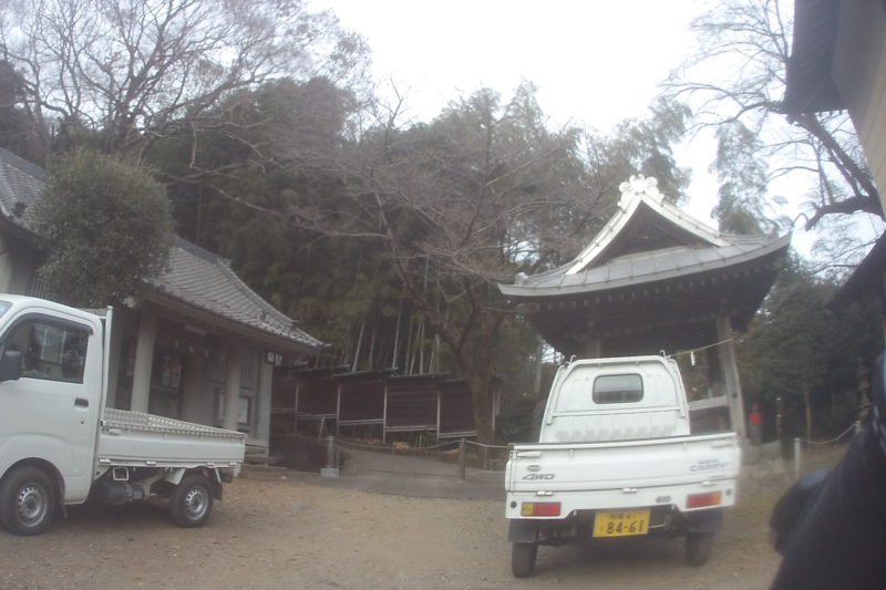 八菅神社の宝物館