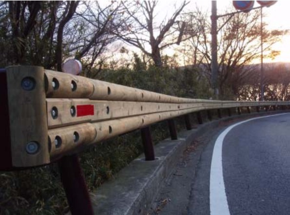 神奈川型の木製ガードレール