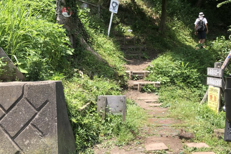 長柄桜山古墳群の入口