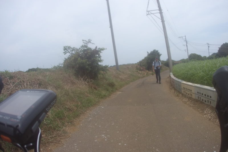 剱先灯台への道