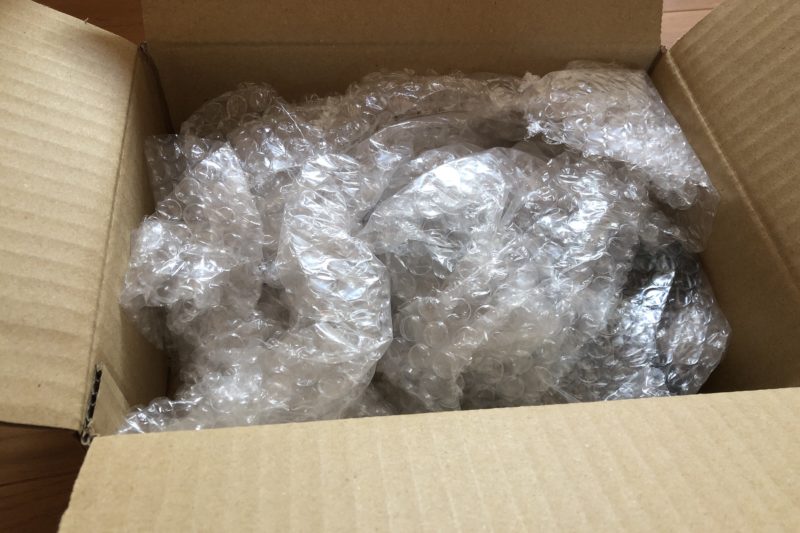 購入したサドルの梱包状態