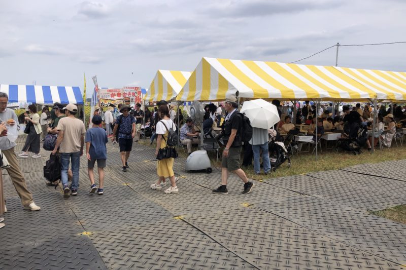 座間市ひまわりまつりの会場