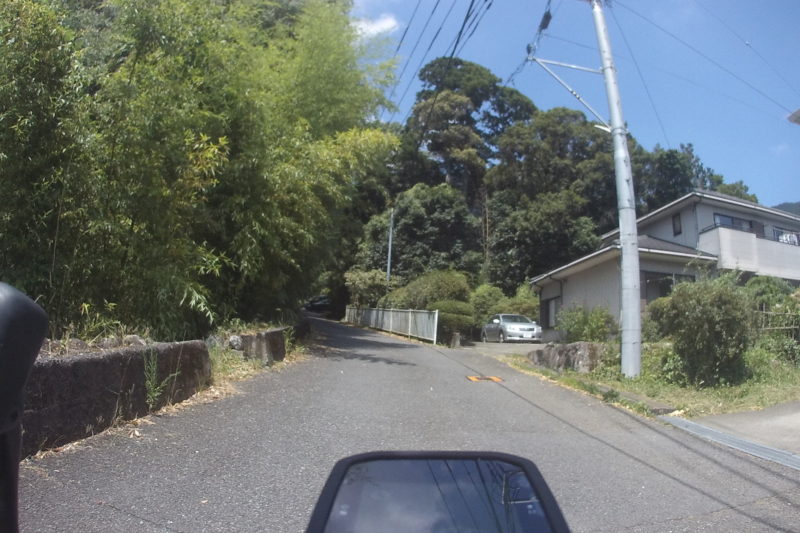 春嶽湧水への激坂