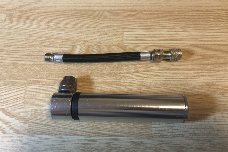 携帯ポンプと延長ホース