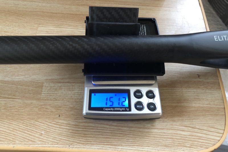 新しいシートポストの重量測定