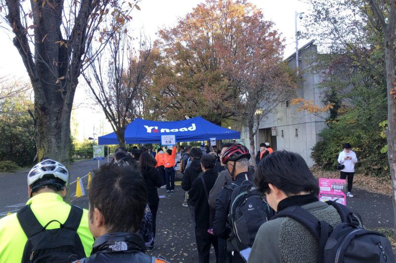 スポーツバイクデモ2025の入場待ちの列