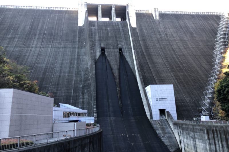 宮ケ瀬湖ダム（放水後）