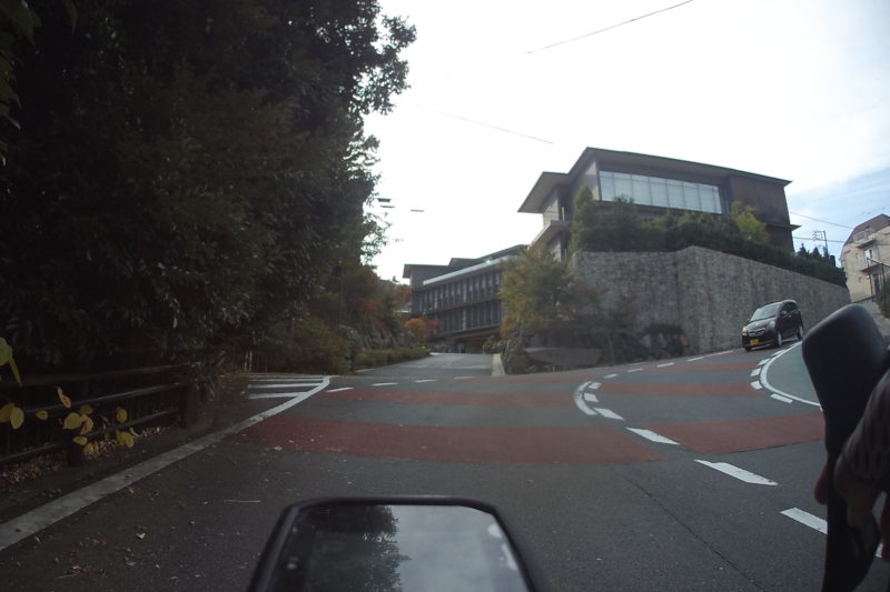 強羅駅に向かう激坂