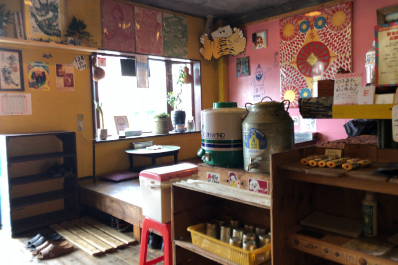 いただきます食堂の室内