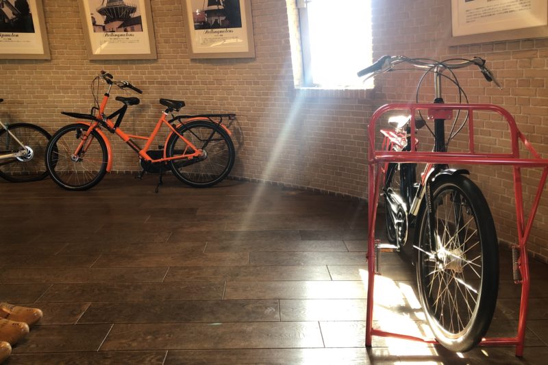 オランダ風車フーリデ内に展示している自転車