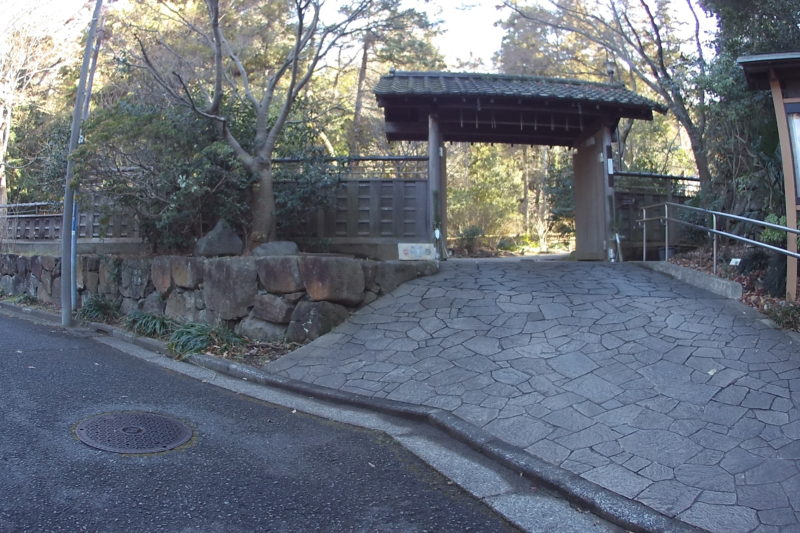 久良岐能舞台の入場門