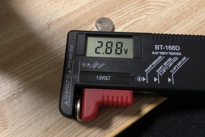 コイン電池の電圧測定