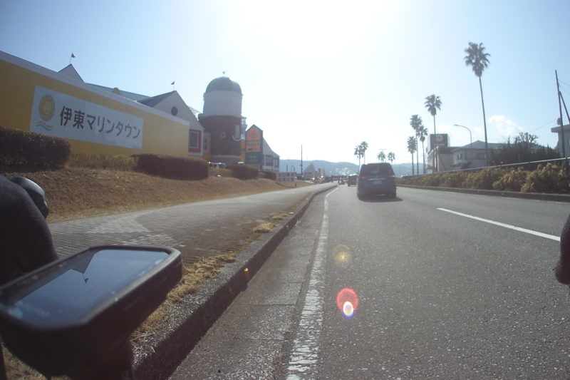 伊東マリンタウン前