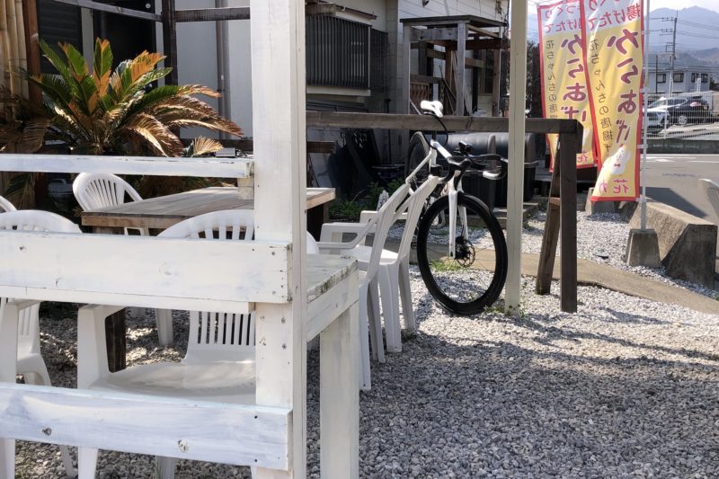 からあげ専門店花からの休憩スペース