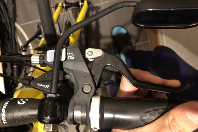 クロスバイクのブレーキレバー稼働量